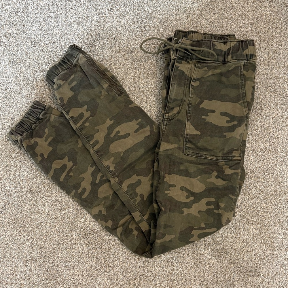American Eagle camo joggers